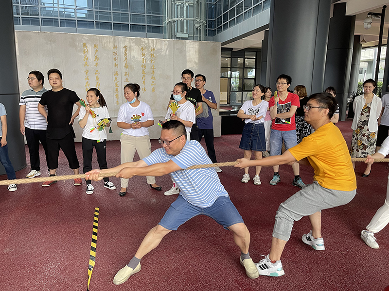 2-拔河.jpg 2-拔河.jpg